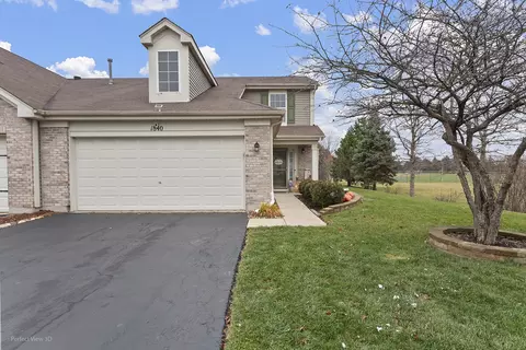 1840 Spinnaker St, Pingree Grove, IL 60140