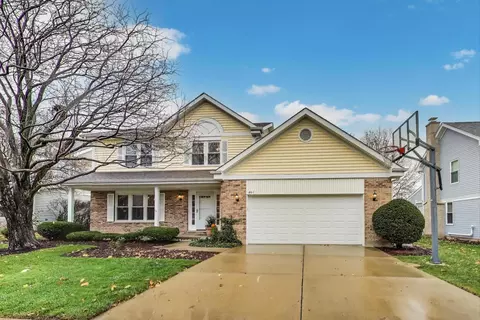 461 Evergreen Dr, Vernon Hills, IL 60061