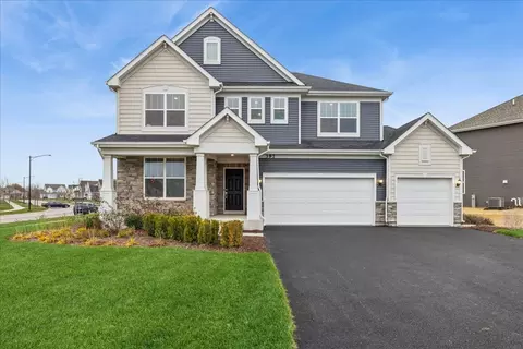 397 W Point Cir, Algonquin, IL 60102