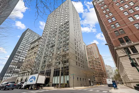 253 E Delaware Pl #14D, Chicago, IL 60611