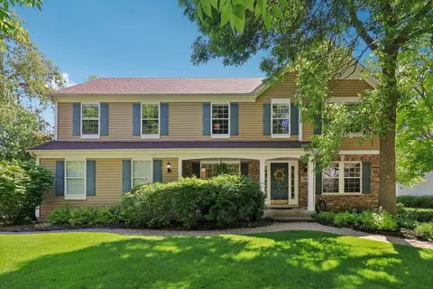 305 Buckingham Dr, Algonquin, IL 60102