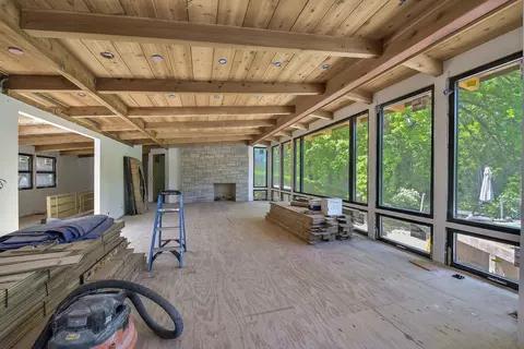 Living - Undisclosed, Bartlett, IL 60103 photo 1 of 8