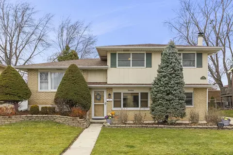 7656 Nottingham Dr, Tinley Park, IL 60477