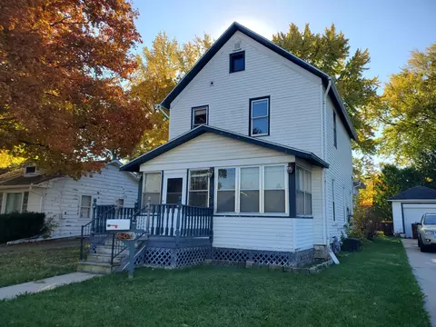 803 E Illinois St, Freeport, IL 61032