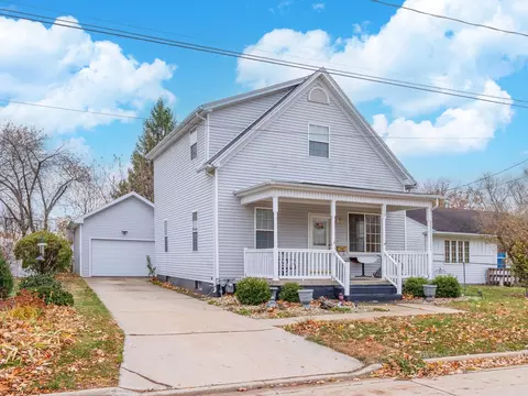 110 Lake St, Bloomington, IL 61701