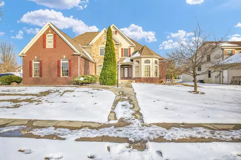 2202 Strand Dr, Champaign, IL 61822
