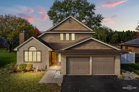 1024 Cypress Dr, Aurora, IL 60506