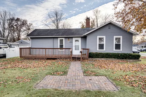 422 W 3rd St, Sandwich, IL 60548