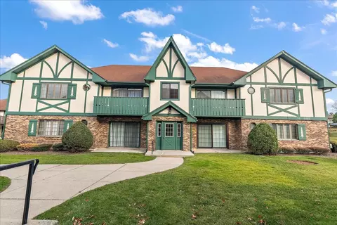 8058 Autobahn Dr #202, Palos Park, IL 60464