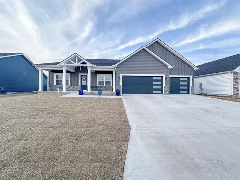 1717 S Stone Creek Blvd, Urbana, IL 61802