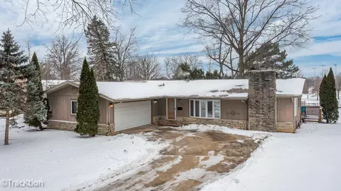 6724 Meadowcrest Dr, Downers Grove, IL 60516
