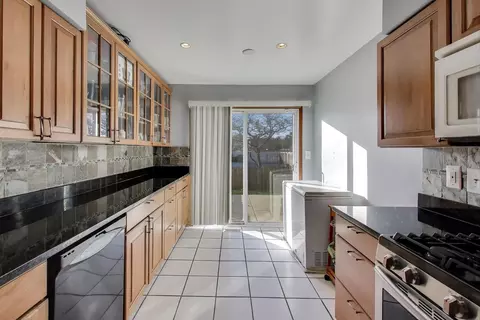 Kitchen - 1507 Clearwater Ln, Wheeling, IL 60090 photo 2 of 2