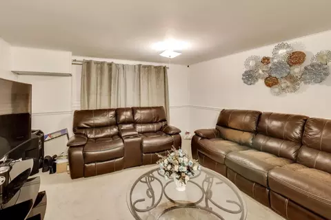 Living - 1507 Clearwater Ln, Wheeling, IL 60090 photo 2 of 2