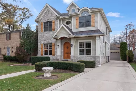 1028 S Delphia Ave, Park Ridge, IL 60068