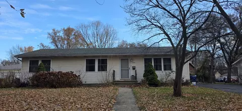 1722 Oakwood Ave, Dekalb, IL 60115