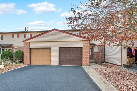 6827 Sussex Rd, Tinley Park, IL 60477