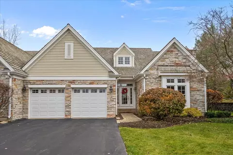 195 S Bradford Ct, Lake Forest, IL 60045