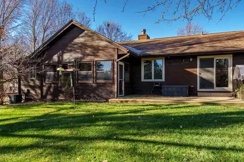 Exterior - 10077 Jesters Row, Roscoe, IL 61073 photo 11 of 15