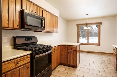 Kitchen - 10077 Jesters Row, Roscoe, IL 61073 photo 5 of 6