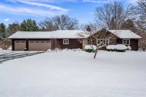 Exterior - 10077 Jesters Row, Roscoe, IL 61073 photo 2 of 15