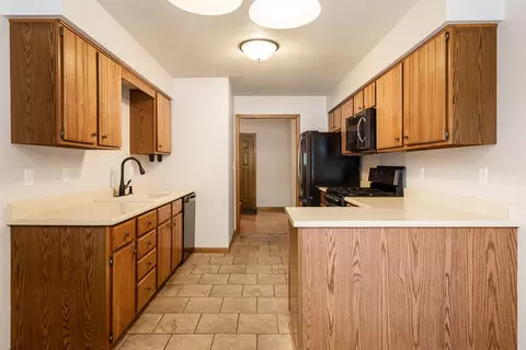 Kitchen - 10077 Jesters Row, Roscoe, IL 61073 photo 2 of 6