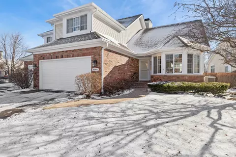 32955 N Stone Manor Dr, Grayslake, IL 60030