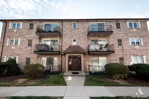 6444 S Narragansett Ave #3W, Chicago, IL 60638