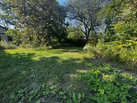461 Sullivan Rd, Aurora, IL 60506 photo 5