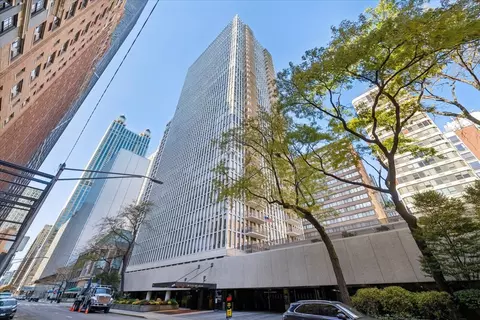 200 E Delaware St #20A, Chicago, IL 60611