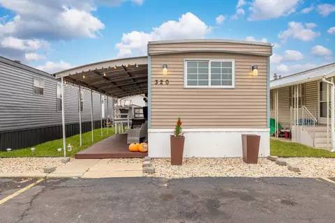 9001 S Cicero Ave #320, Oak Lawn, IL 60453