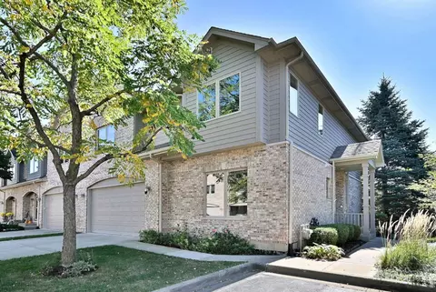 166 Carey Trl, Wood Dale, IL 60191