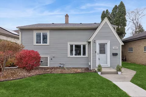2935 Vernon Ave, Brookfield, IL 60513