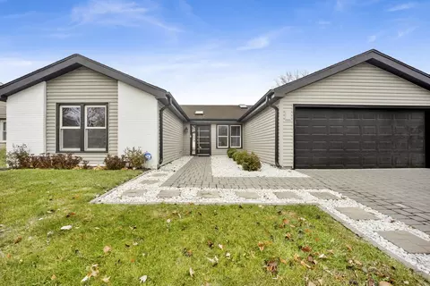 1941 Glenrock Ln, Glendale Heights, IL 60139