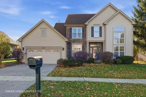 1205 Red Clover Dr, Naperville, IL 60564