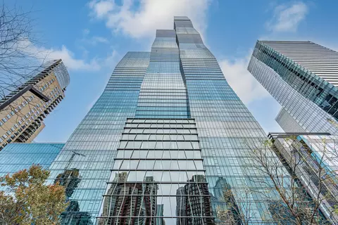 363 E Wacker Dr #1402, Chicago, IL 60601