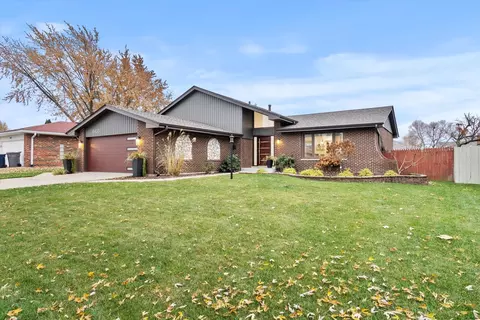8433 Wheeler Dr, Orland Park, IL 60462