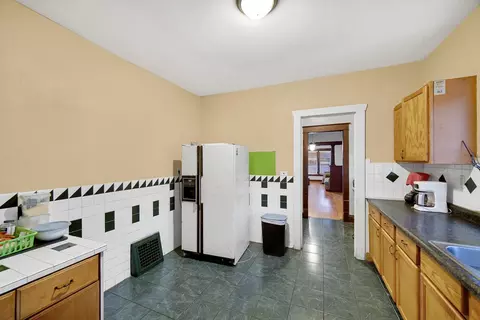 511 E 3rd Ave, Joliet, IL 60433 photo 9