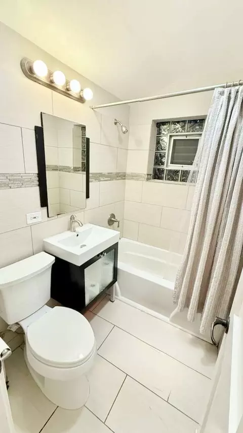 Bath - 7020 Wright Ter, Niles, IL 60714 photo 2 of 2
