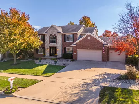 2805 Stevenson Dr, Bloomington, IL 61704