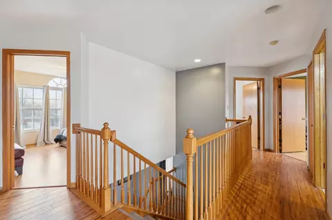 Entry Way - Undisclosed, Oak Forest, IL 60452 photo 2 of 3