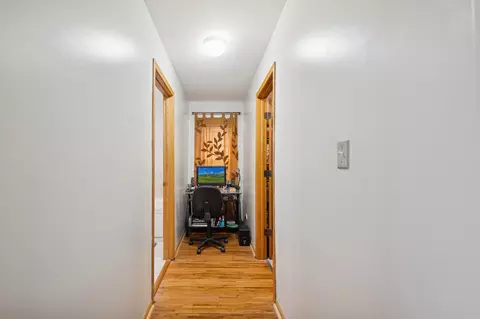 Entry Way - Undisclosed, Oak Forest, IL 60452 photo 3 of 3