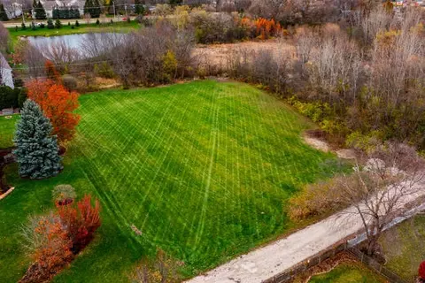 32 W396 Forest Dr, Aurora, IL 60502 photo 10