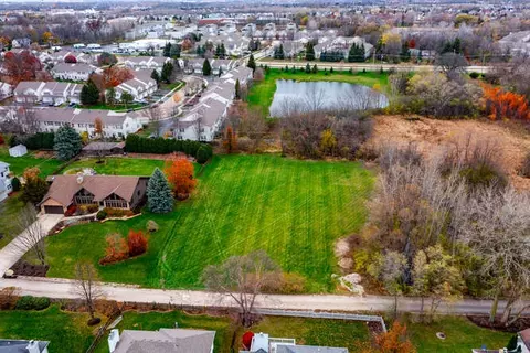 32 W396 Forest Dr, Aurora, IL 60502 photo 12