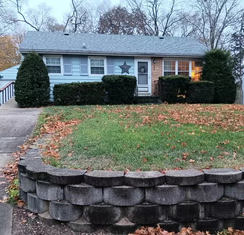 860 Franklin Grove Rd, Dixon, IL 61021