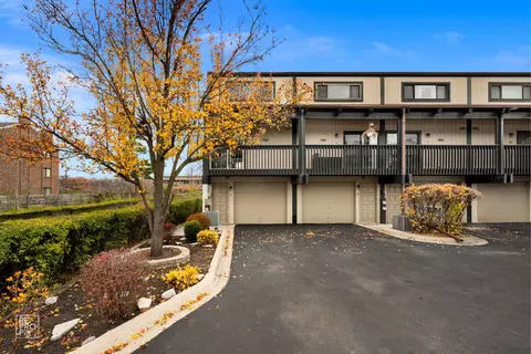 1755 Rand Rd #7, Des Plaines, IL 60016