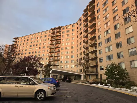 6933 N Kedzie Ave #1209, Chicago, IL 60645