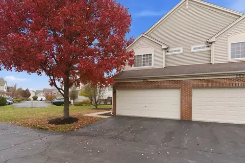 210 Nicole Dr #A, South Elgin, IL 60177
