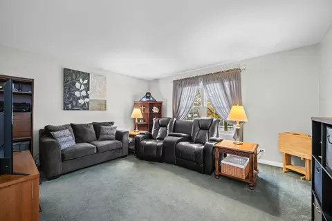 Living - 1003 Bentley Ln, Bartlett, IL 60103 photo 2 of 3