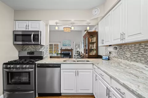 Kitchen - 1003 Bentley Ln, Bartlett, IL 60103 photo 2 of 4