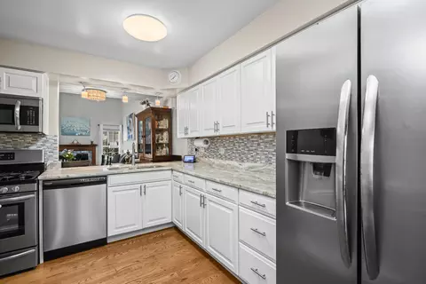 Kitchen - 1003 Bentley Ln, Bartlett, IL 60103 photo 1 of 4